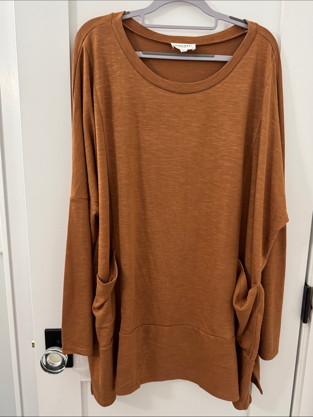 ANDREE BY UNIT Relaxed Pocket Tunic in Rust Brown